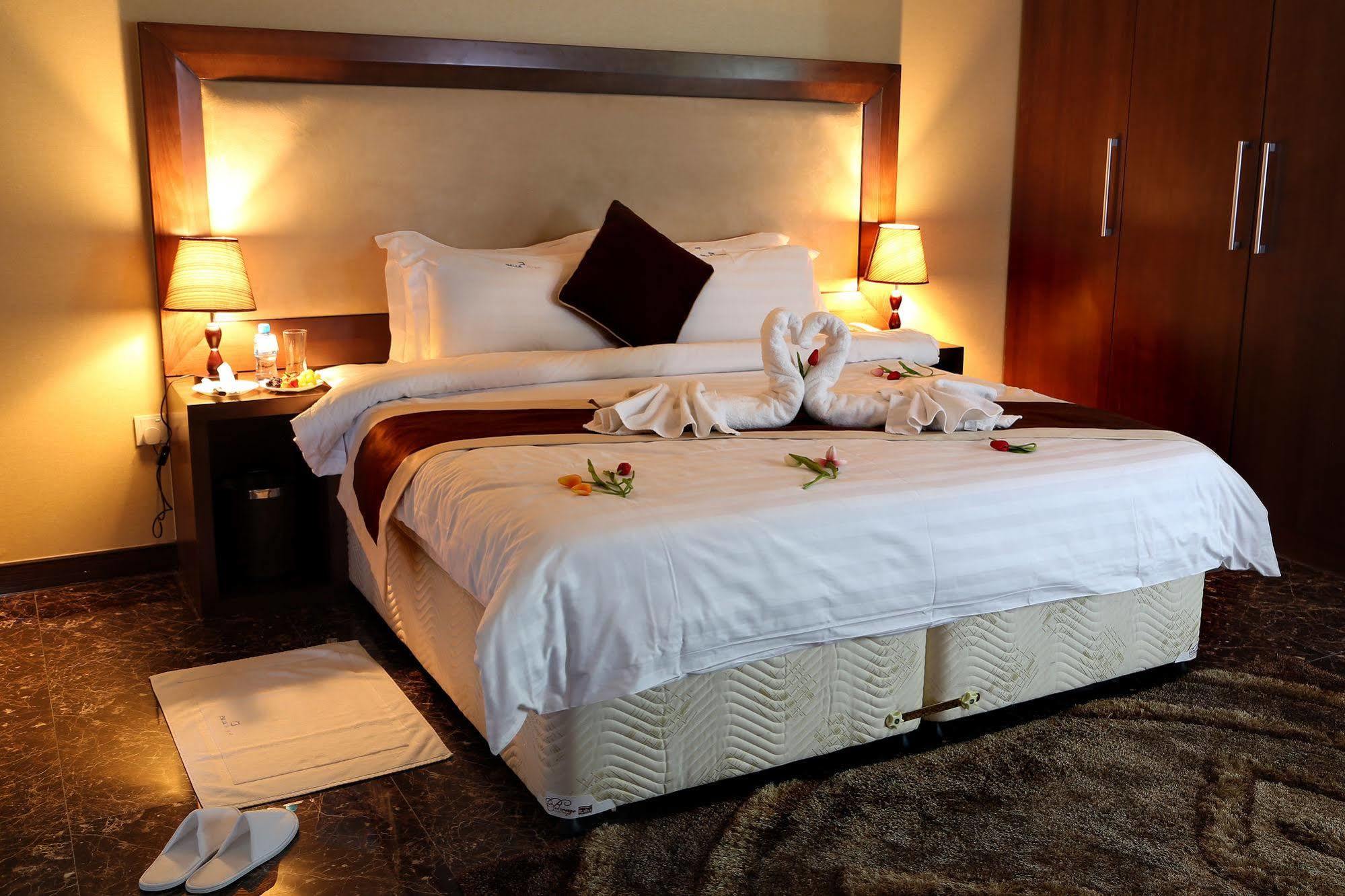 Belle Tower Luxury Apartments Манама Экстерьер фото