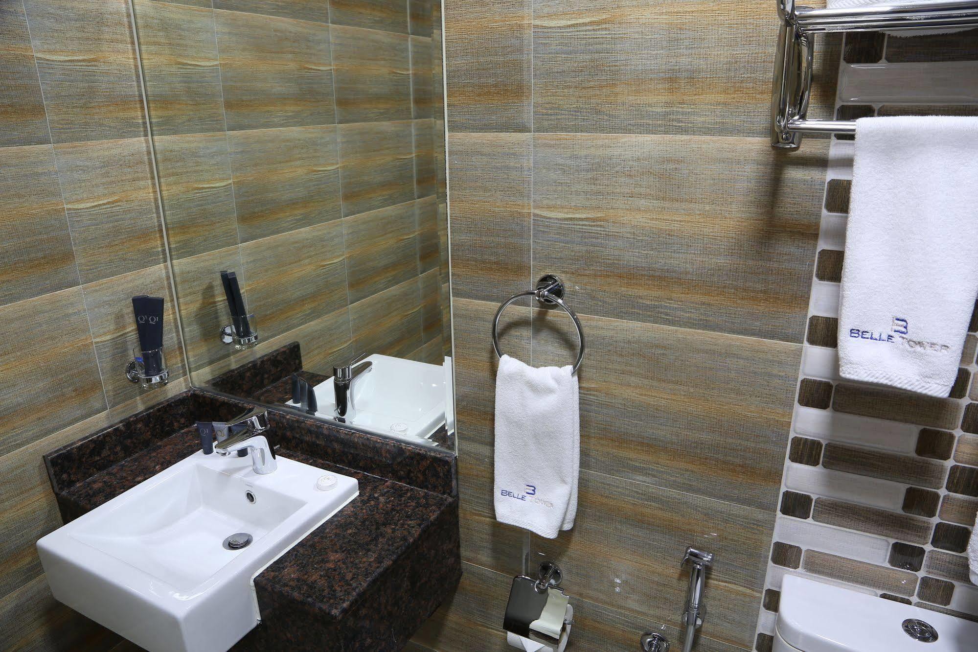 Belle Tower Luxury Apartments Манама Экстерьер фото