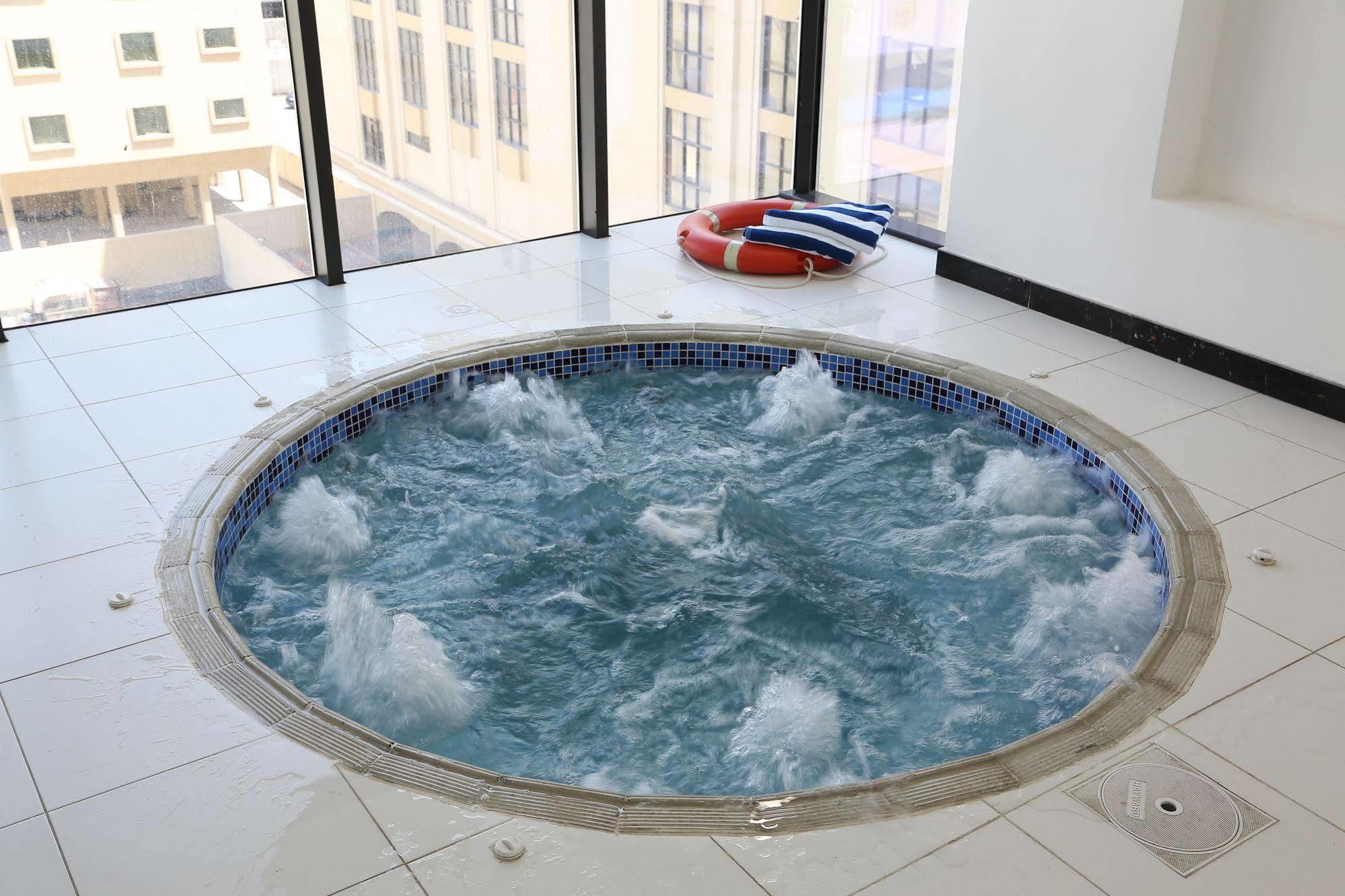 Belle Tower Luxury Apartments Манама Экстерьер фото